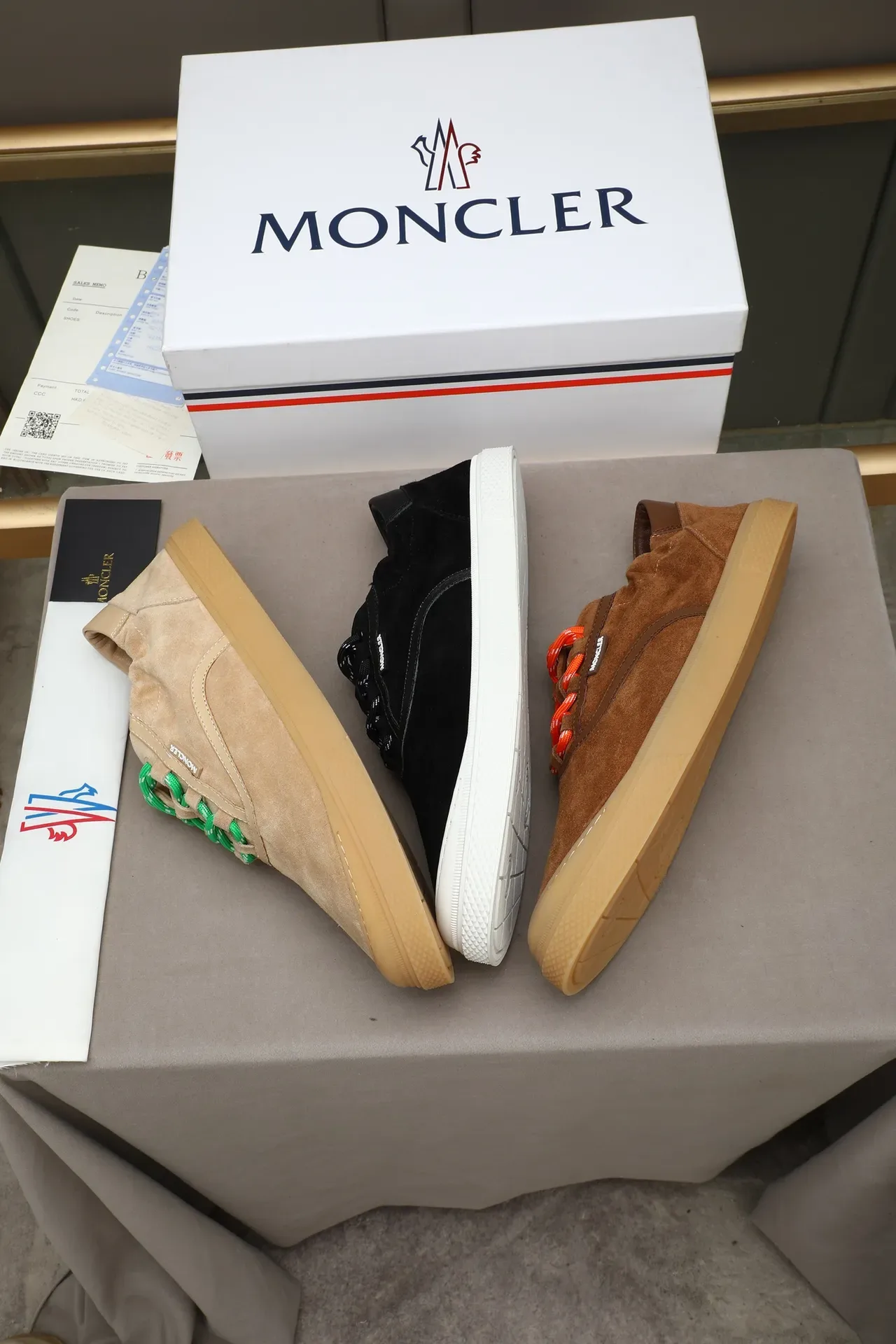 Moncler Tênis Bége Verde Camurça Superior Sola de Borracha Tênis 2
