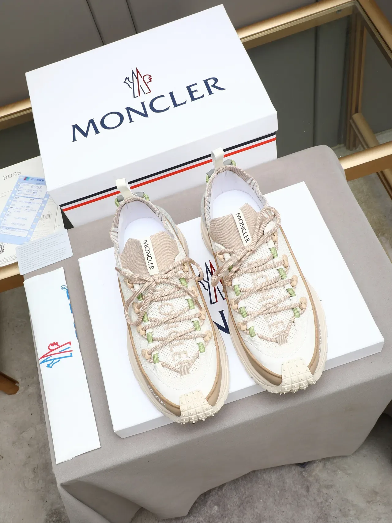 Moncler Bege Branco Malha Tipo Meia Vibram® Lugged Outsole Tênis Lifestyle 3