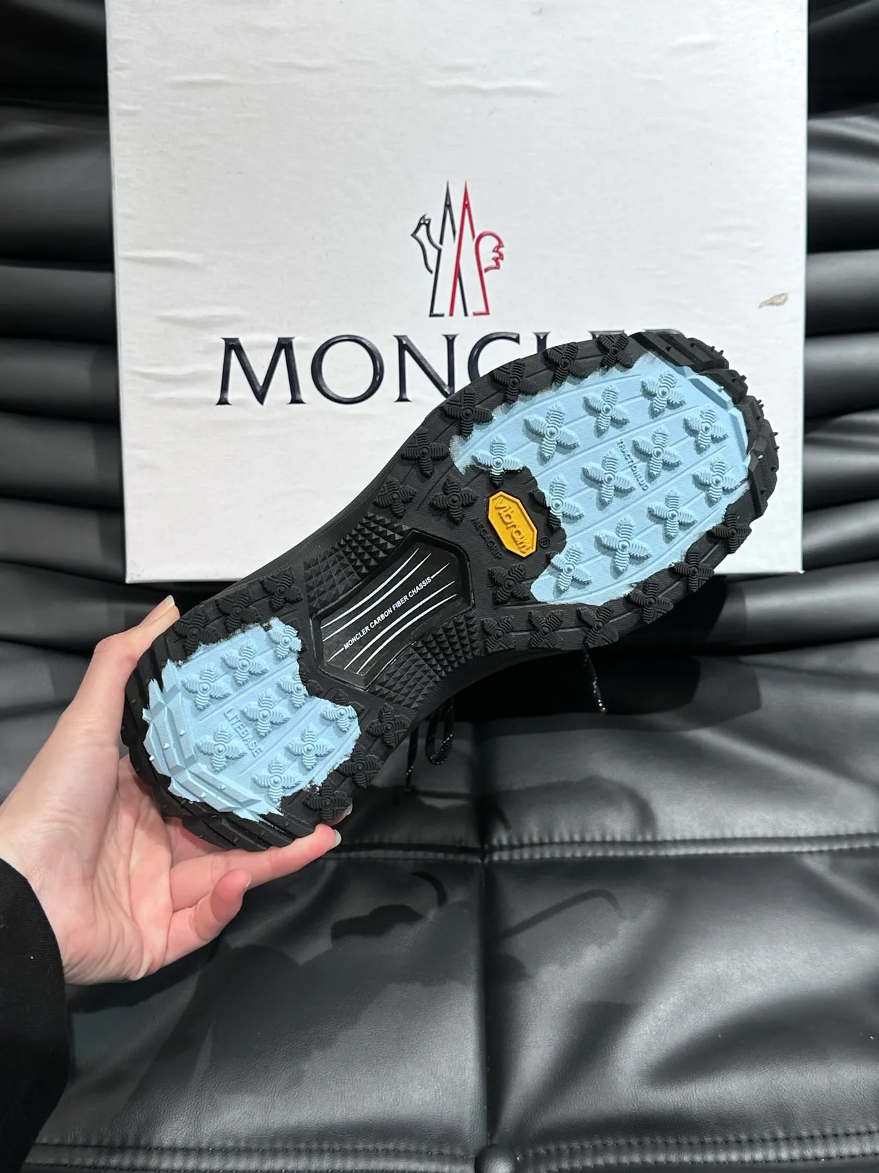 Moncler Chaussures Noires Inspirées du Hiking Panneaux en Maille Chunky Sneakers 2