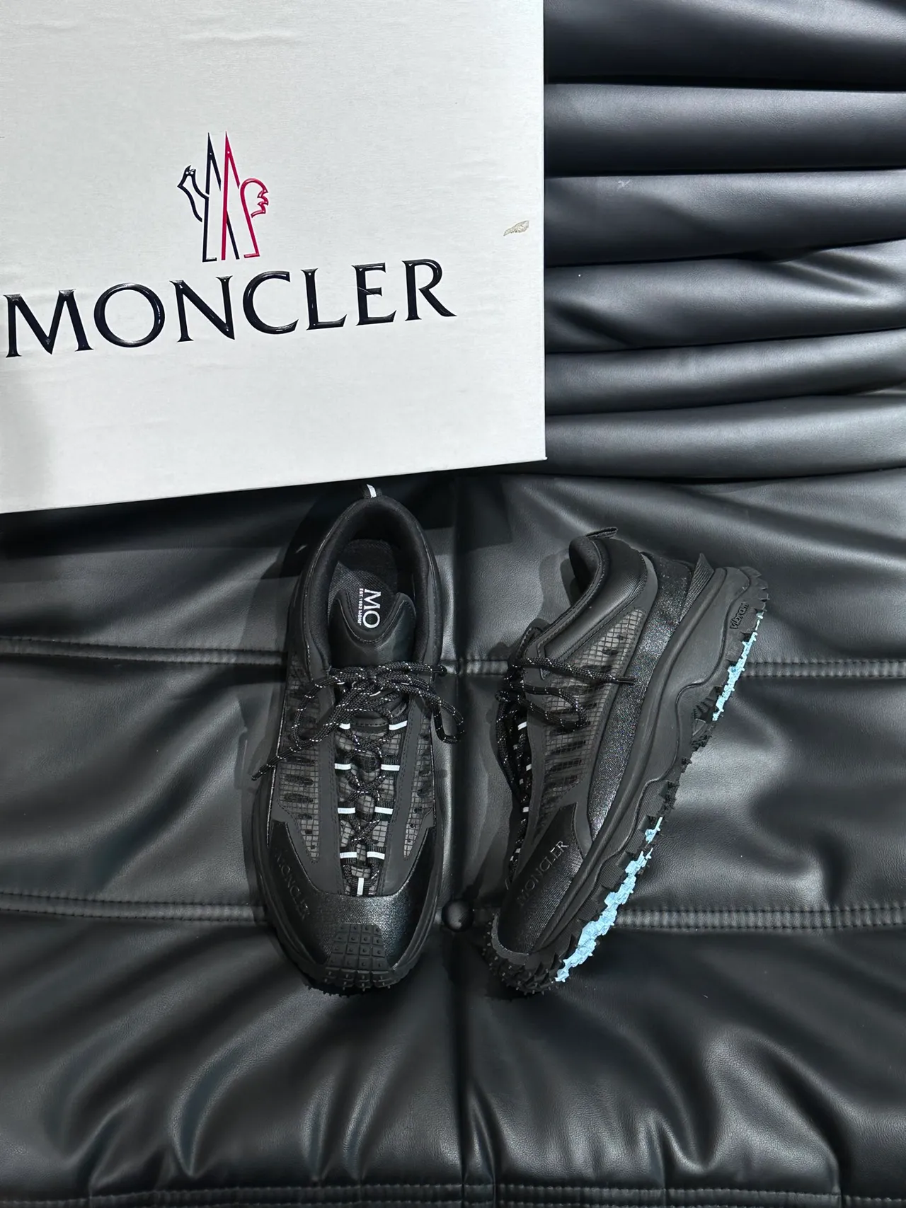 Moncler Chaussures Noires Inspirées du Hiking Panneaux en Maille Chunky Sneakers 4