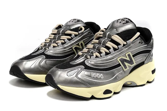 New Balance 1000 حذاء رياضي سميك فضي معدني وكريمي 2