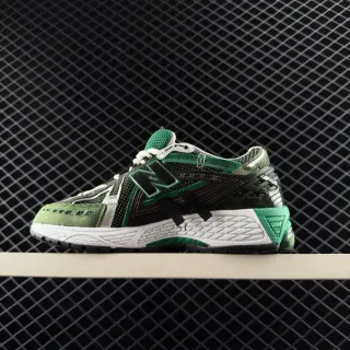 New Balance 151730 Green Black 复古跑鞋 分层网面和麂皮鞋面 厚底运动鞋