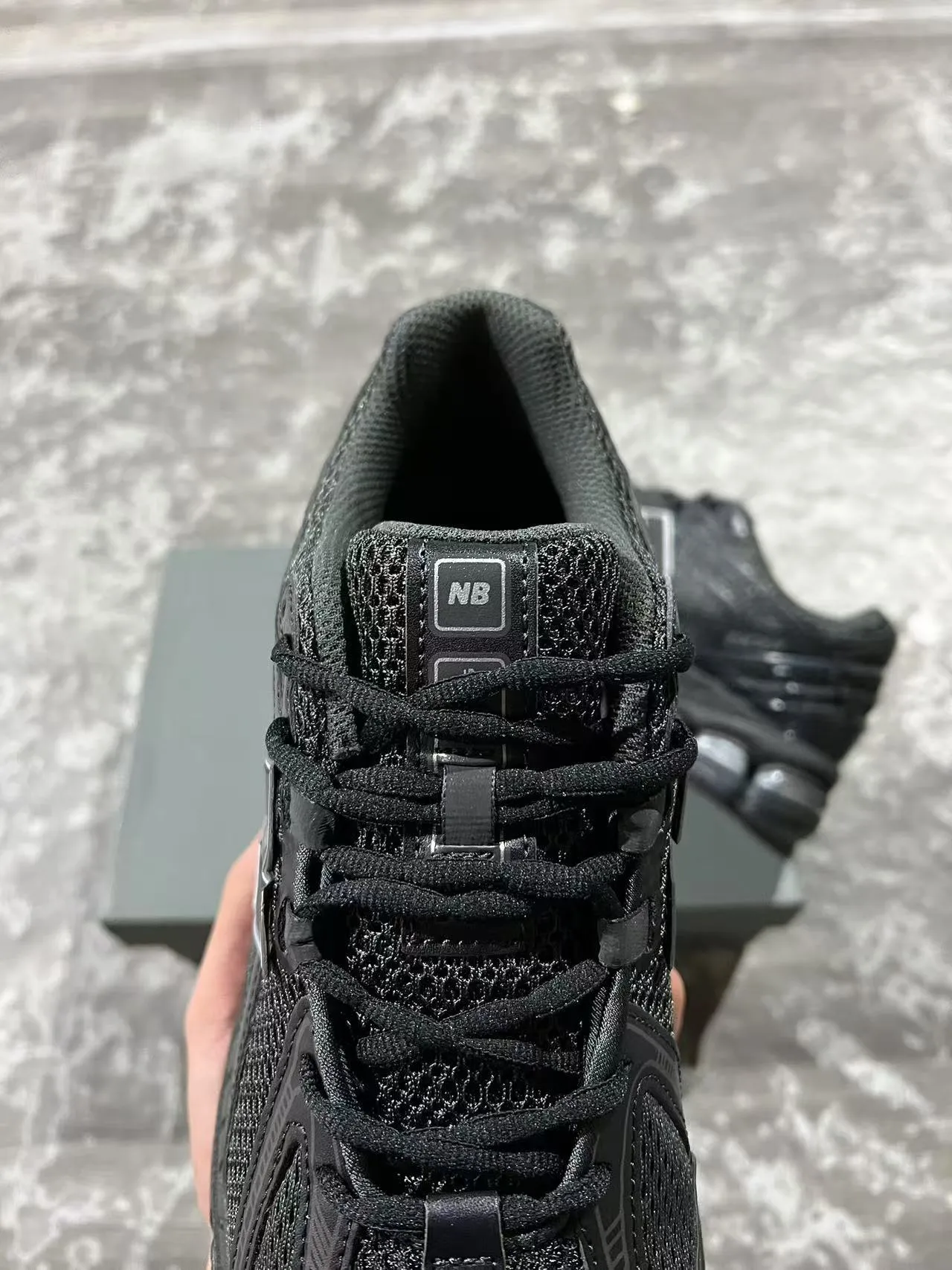 New Balance 1906R Noir Monochrome Chaussures de course 4