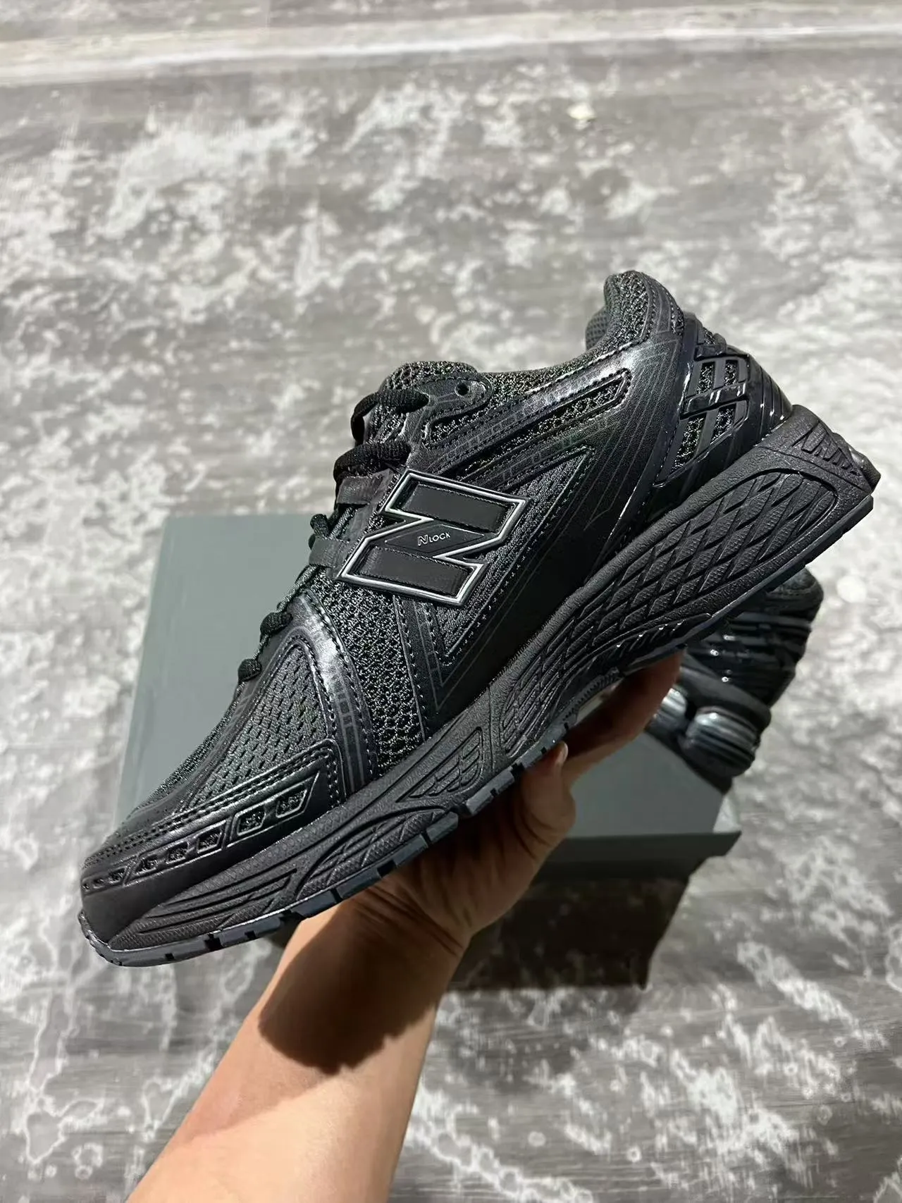 New Balance 1906R Noir Monochrome Chaussures de course 5