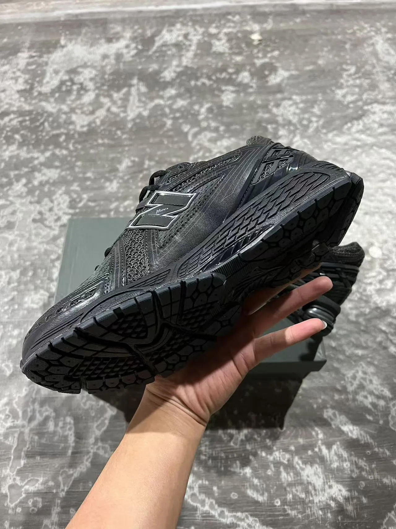 New Balance 1906R Noir Monochrome Chaussures de course 6