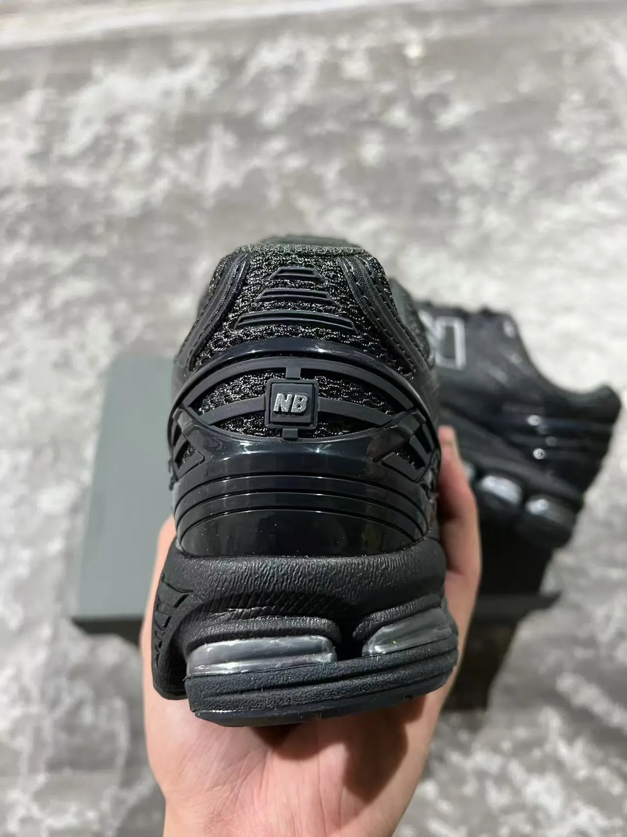 New Balance 1906R Noir Monochrome Chaussures de course 8