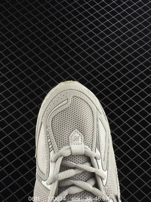 New Balance 1906R Chaussures de course grises en maille et synthétique 3