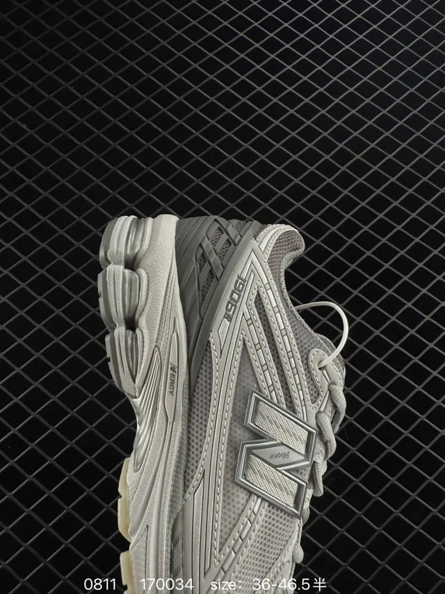 New Balance 1906R Chaussures de course grises en maille et synthétique 5