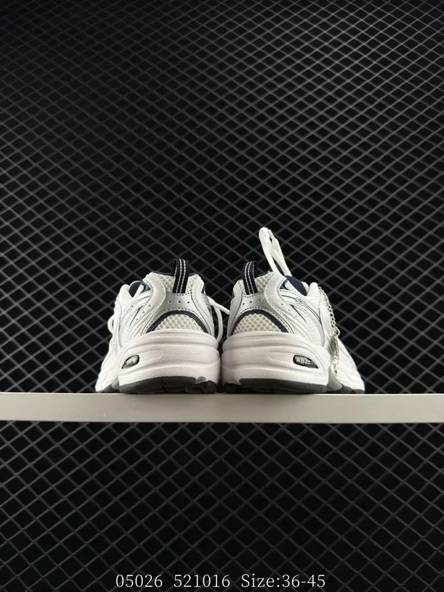 New Balance 530 Sneakers rétro running lifestyle blanc navy 3