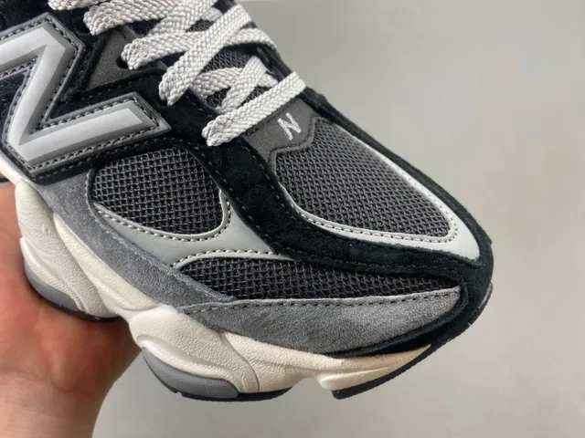New Balance 9060 Gris Noir sneakers épaisses 2