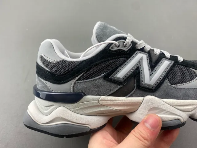 New Balance 9060 Gris Noir sneakers épaisses 3