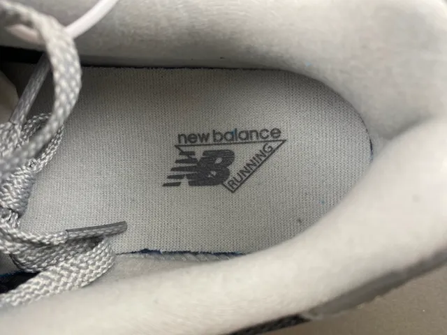 New Balance 9060 Gris Noir sneakers épaisses 7