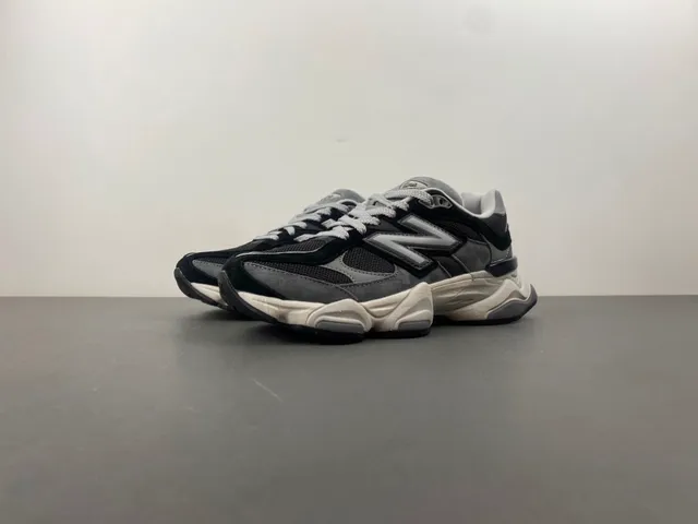 New Balance 9060 Gris Noir sneakers épaisses 10