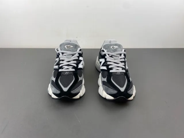 New Balance 9060 Gris Noir sneakers épaisses 11