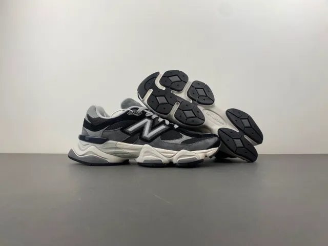 New Balance 9060 Gris Noir sneakers épaisses 12