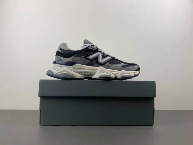New Balance 9060 Gris Noir sneakers épaisses 15