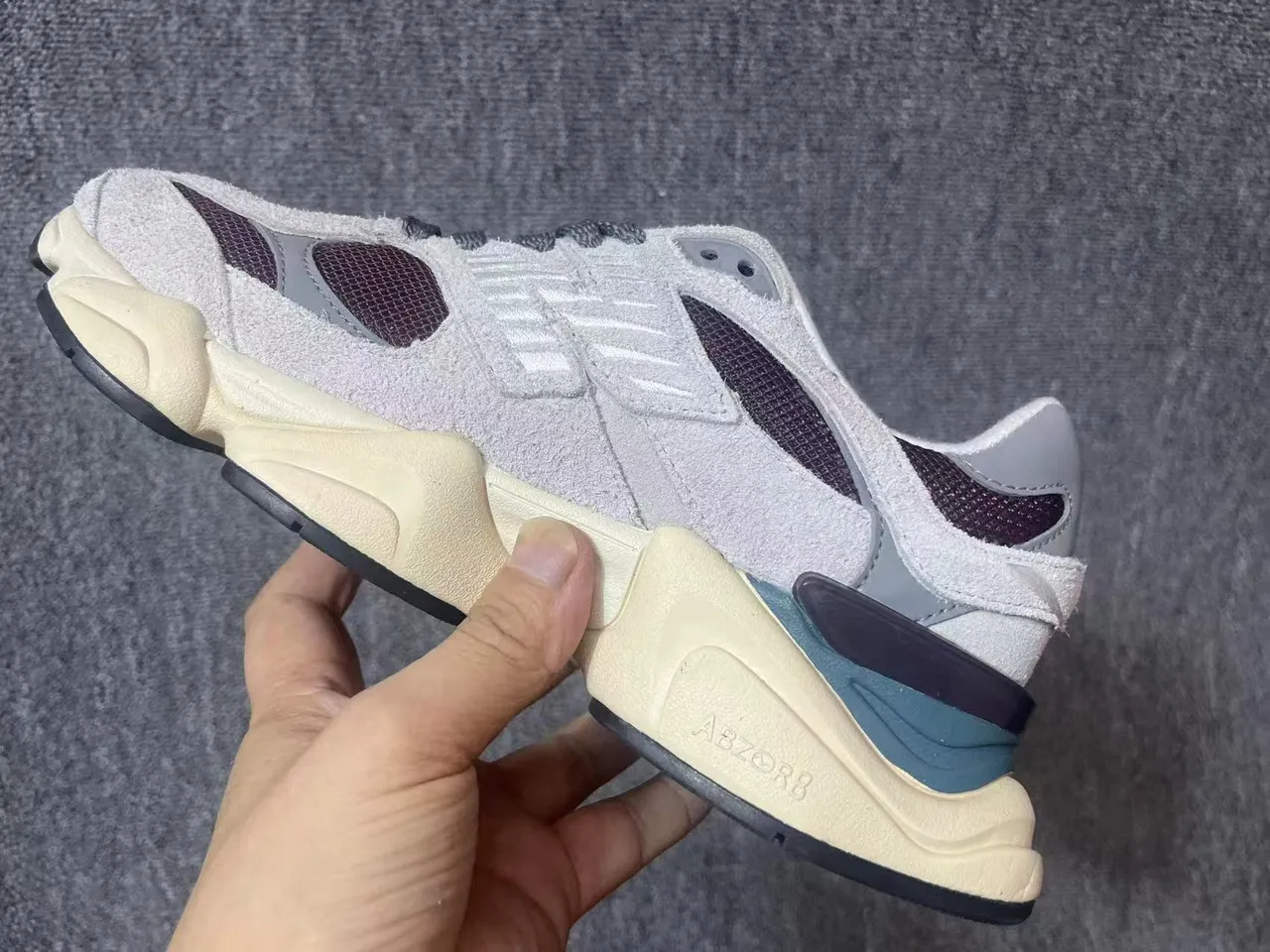 New Balance 9060 Gris Bourgogne Semelle multicouches Suède et maille Supérieur Baskets chunky 4