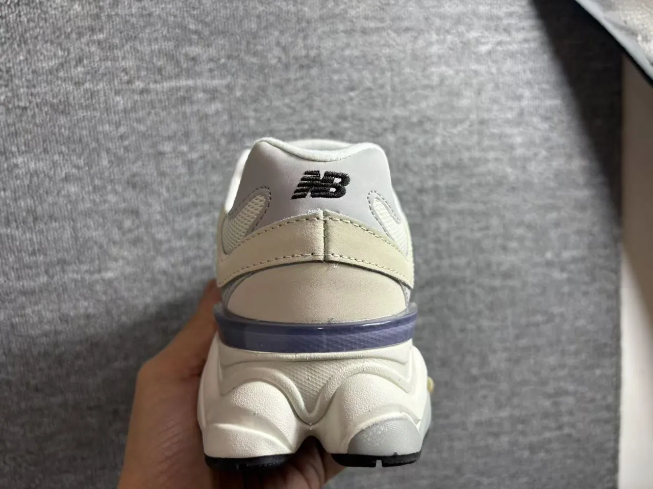 New Balance 9060 Off-White Black baskets épaisses 2