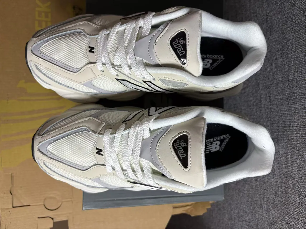 New Balance 9060 Off-White Black baskets épaisses 3