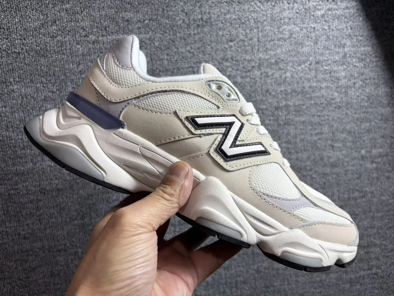New Balance 9060 Off-White Black baskets épaisses 5