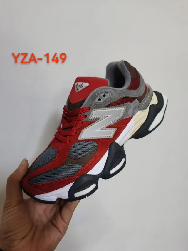 New Balance 9060 Chunky Sneakers Rouge Gris Marron 2