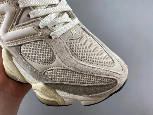 New Balance beige semelle intermédiaire sculptée mixed mesh et suede upper chunky sneakers 2