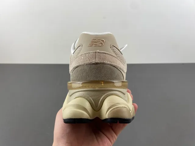 New Balance beige semelle intermédiaire sculptée mixed mesh et suede upper chunky sneakers 4