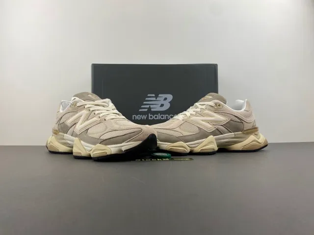 New Balance beige semelle intermédiaire sculptée mixed mesh et suede upper chunky sneakers 13