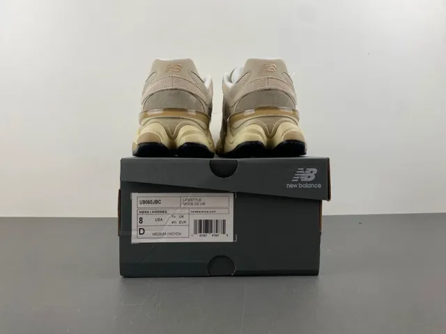New Balance beige semelle intermédiaire sculptée mixed mesh et suede upper chunky sneakers 17