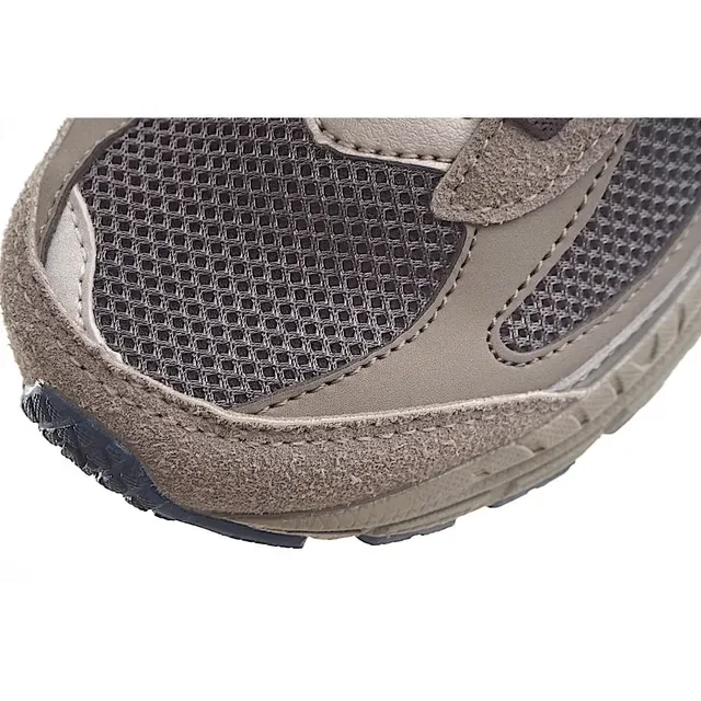 New Balance Beige Blanc Chunky Midsole Fermeture Velcro Sangle Lifestyle Sneakers 15