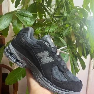 New Balance Black Gray Retro Runner Mesh And Suede Upper Lifestyle Sneakers