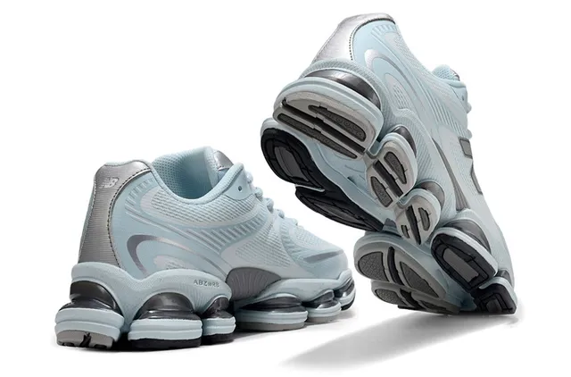 New Balance Blue Silver Lightweight Mesh Upper Segmented Pod-Based Midsole Chunky Sneakers 3