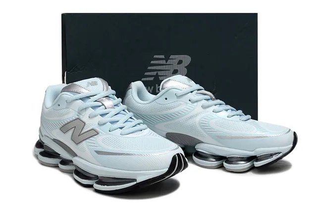 New Balance Blue Silver Lightweight Mesh Upper Segmented Pod-Based Midsole Chunky Sneakers 5