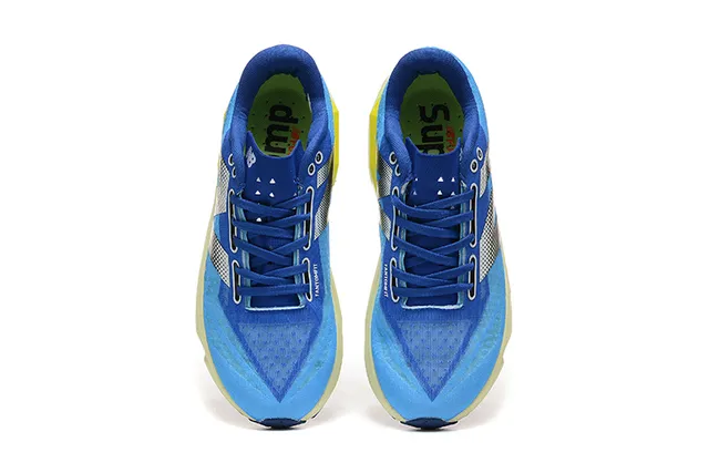 New Balance Chaussures de Running Bleu Jaune Supérieure en Mesh Engineered Superposition Géométrique Noire 2