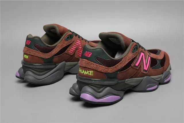 New Balance Marrom Rosa Solado multicamadas Misturado couro de camurça e malha superior Tênis chunky 3