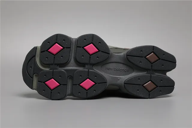 New Balance Marrom Rosa Solado multicamadas Misturado couro de camurça e malha superior Tênis chunky 6
