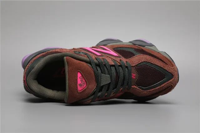 New Balance Marrom Rosa Solado multicamadas Misturado couro de camurça e malha superior Tênis chunky 7