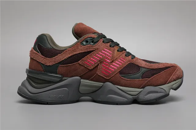 New Balance Marrom Rosa Solado multicamadas Misturado couro de camurça e malha superior Tênis chunky 8