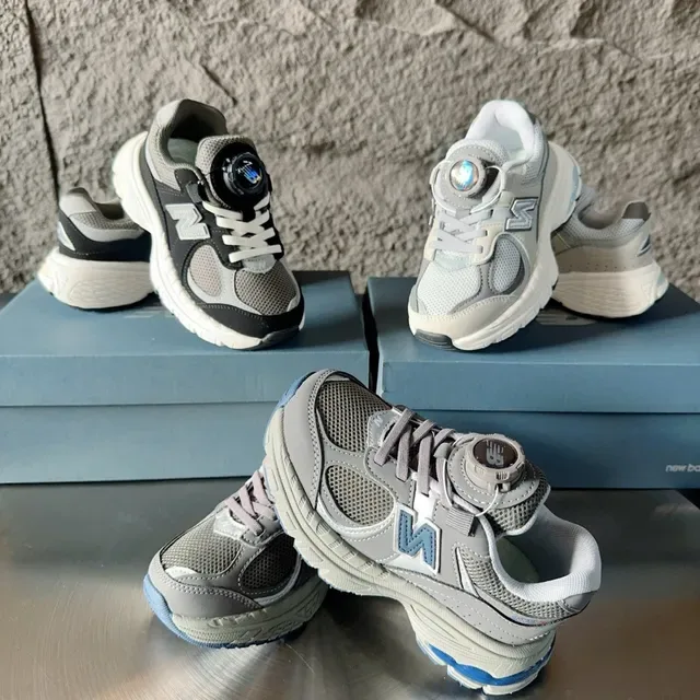 New Balance Chaussures Lifestyle Gris Blanc avec Médiasole Chunky Maille et Recouvrement Synthétique 5