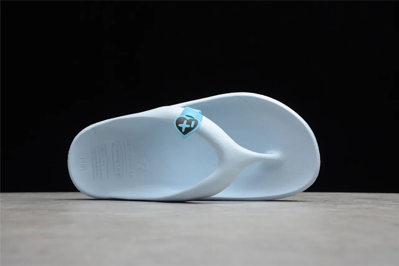 New Balance Light Blue Molded Foam Thong Slipper 10