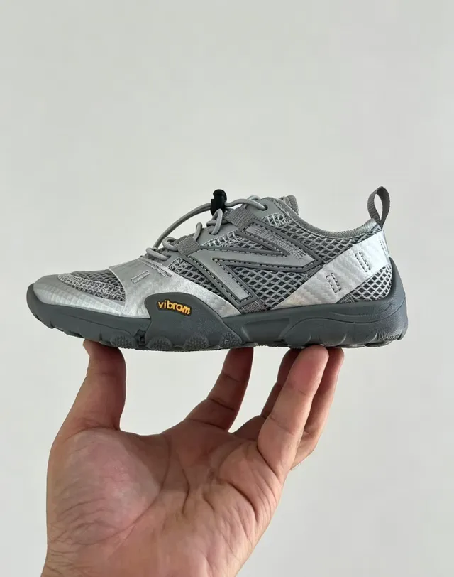 New Balance Gris argenté Maille supérieure Enduits synthétiques Sneakers lifestyle 4