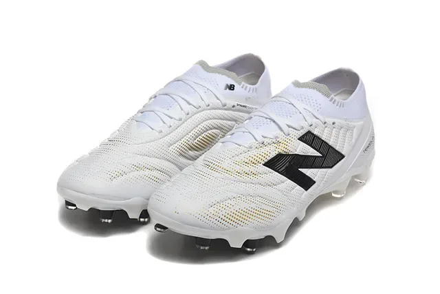 New Balance Blanc Noir Low-Cut Knit Upper Système de lacets asymétrique Firm-Ground Chaussures de football 8