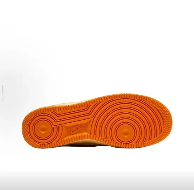 Nike Air Force 1 Bege Verde Laranja Bordado Motivo de Ovo Tênis Lifestyle 2
