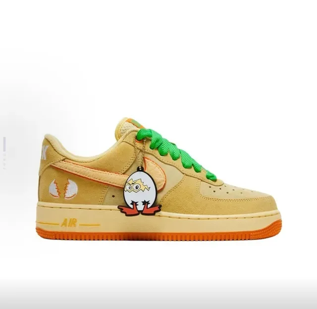 Nike Air Force 1 Bege Verde Laranja Bordado Motivo de Ovo Tênis Lifestyle 5