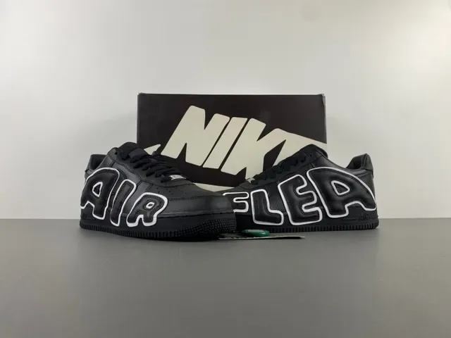 Nike Air Force 1 Noir Blanc Cuir Supérieur Logo Oversized Sneakers Lifestyle 13