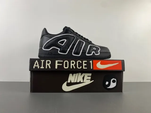 Nike Air Force 1 Noir Blanc Cuir Supérieur Logo Oversized Sneakers Lifestyle 15