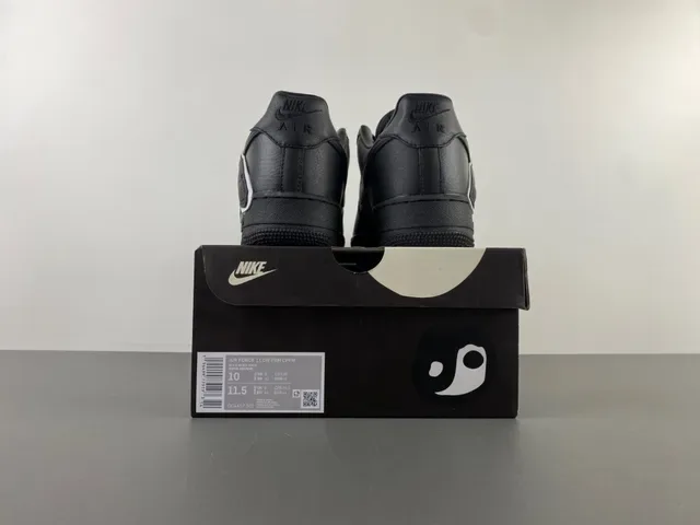 Nike Air Force 1 Noir Blanc Cuir Supérieur Logo Oversized Sneakers Lifestyle 17