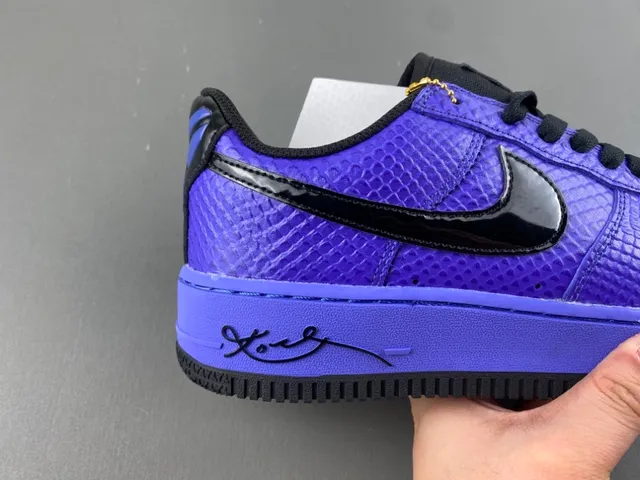 Nike Air Force 1 Purple Snakeskin Texture Lifestyle Sneakers 3