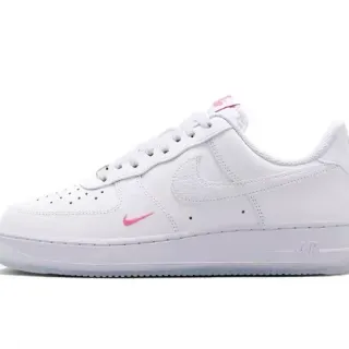 Nike Air Force 1 Branco com Swoosh Rosa Tênis Lifestyle