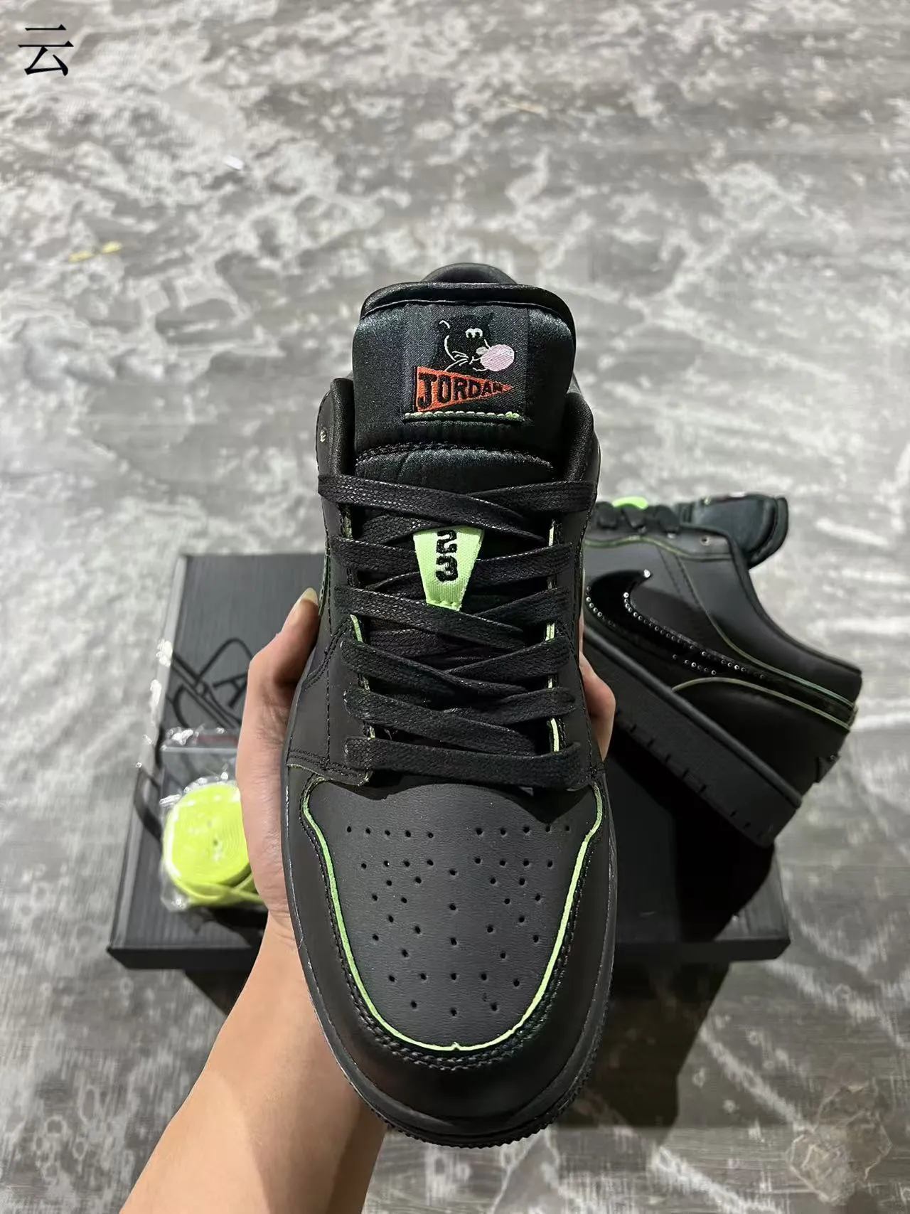Nike Air Jordan 1 Low Black Green Leather Upper Glossy Swoosh Overlay Lifestyle Sneakers 3